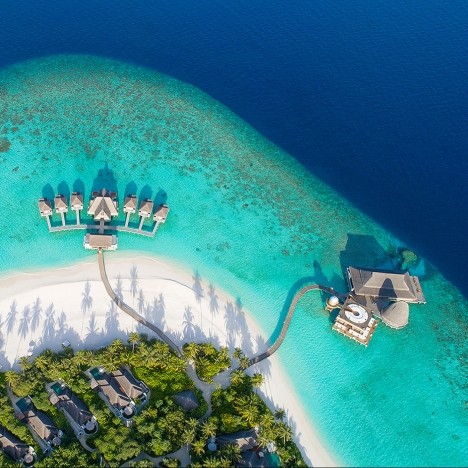 Luxusresort Anantara Kihavah aus Vogelperspektive