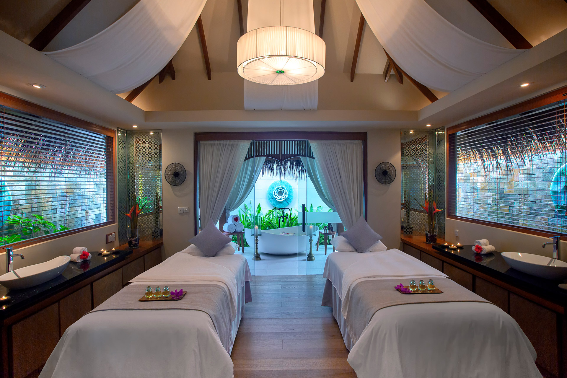 Spa Behandlungsraum mit zwei Liegen