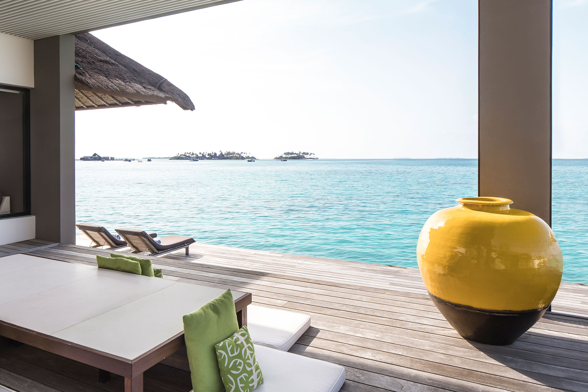 Terrasse einer Villa mit Meerblick