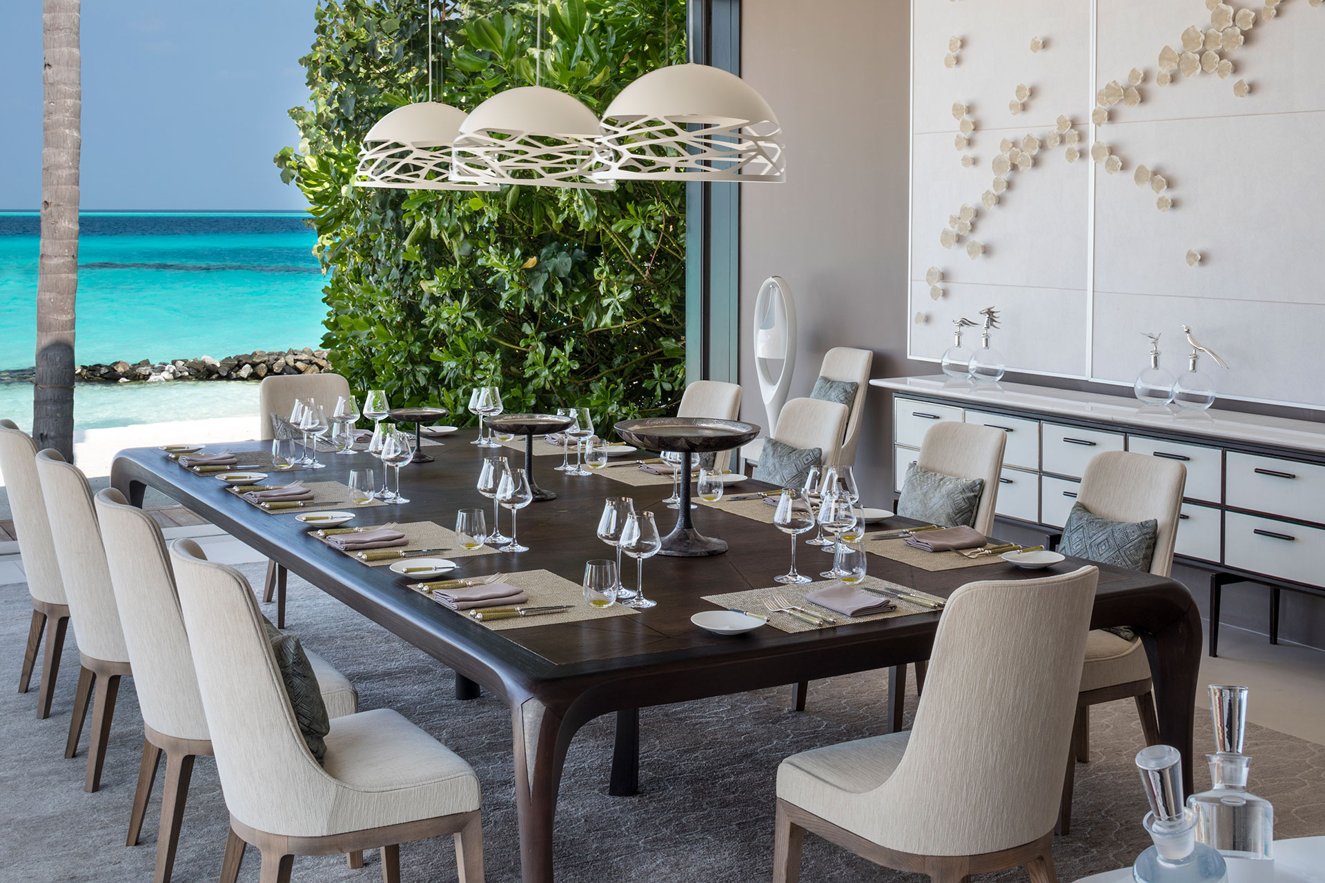 Gedeckter Tisch für 10 Personen