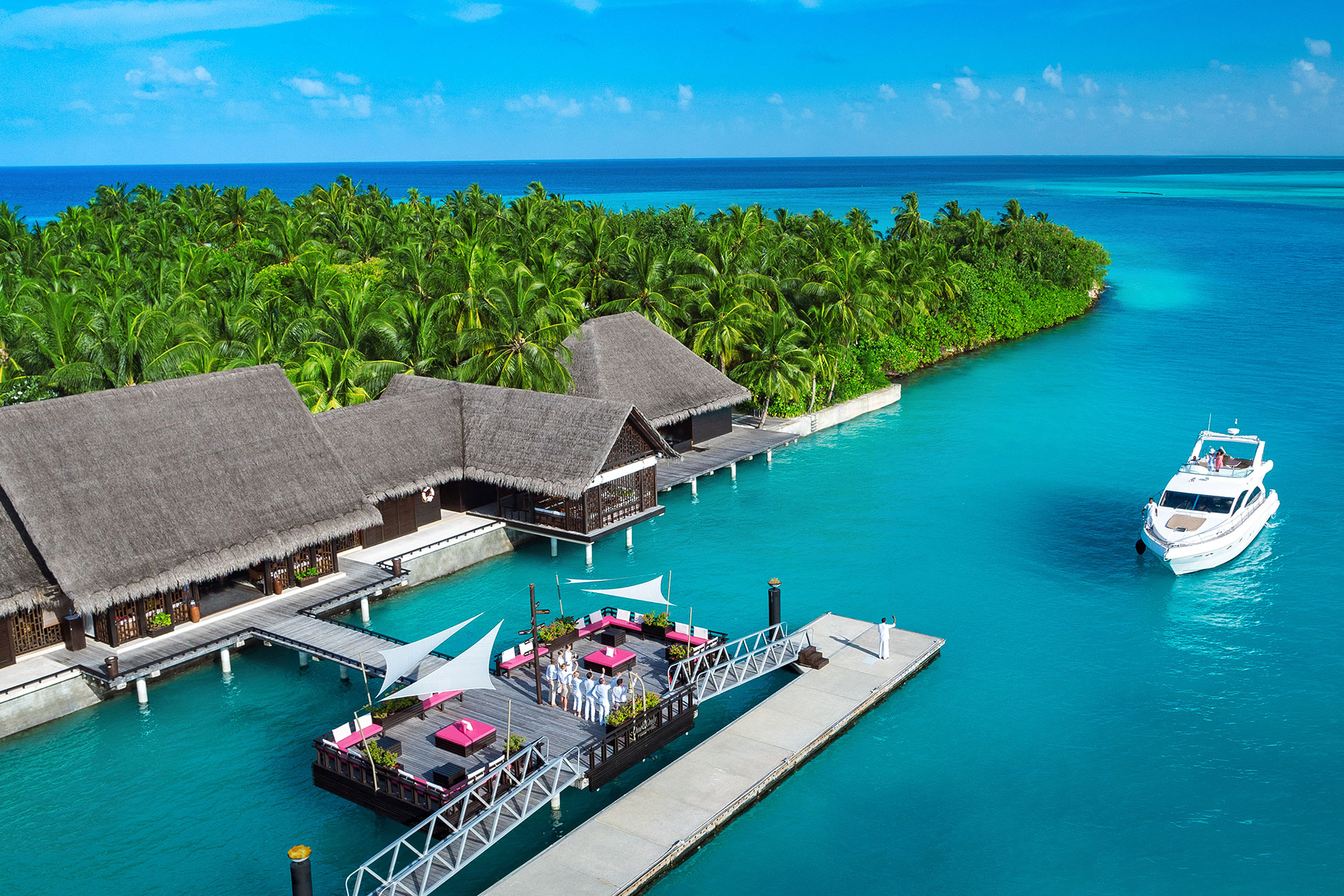 Empfang eines Bootes an Inselsteg