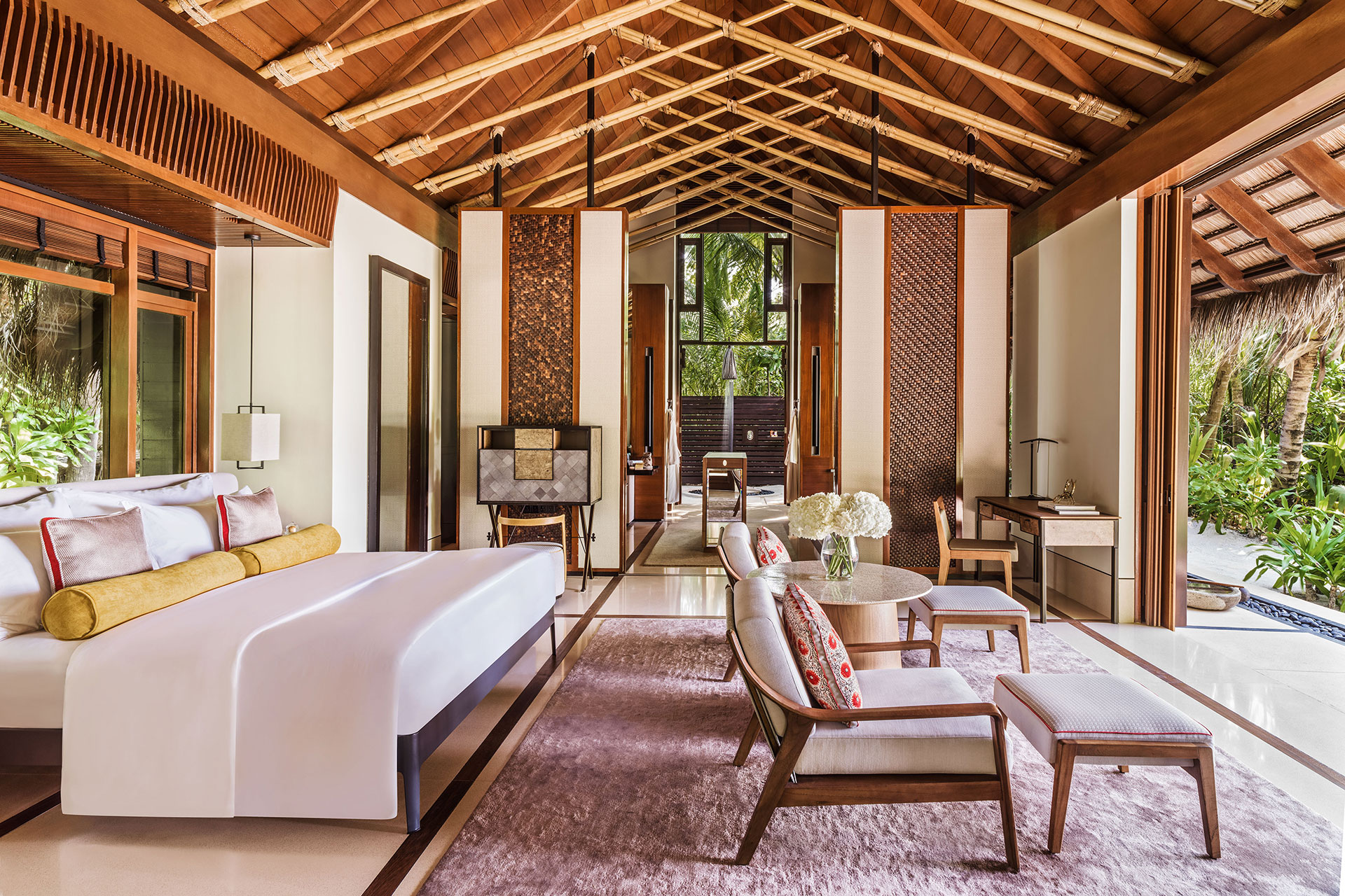 Schlaf- und Wohnbereich einer Villa